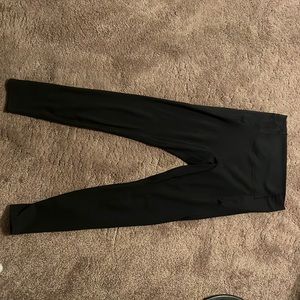 Plain black athletic leggings!